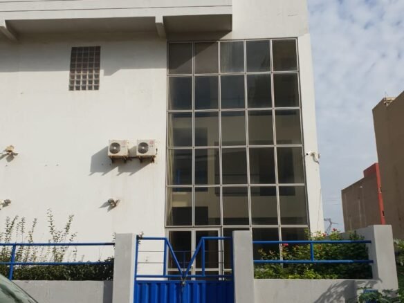 LOCATION-PLATEAU-BUREAU-EN R+1-ROUTE-CÔTIÈRE-DE-ZENATA