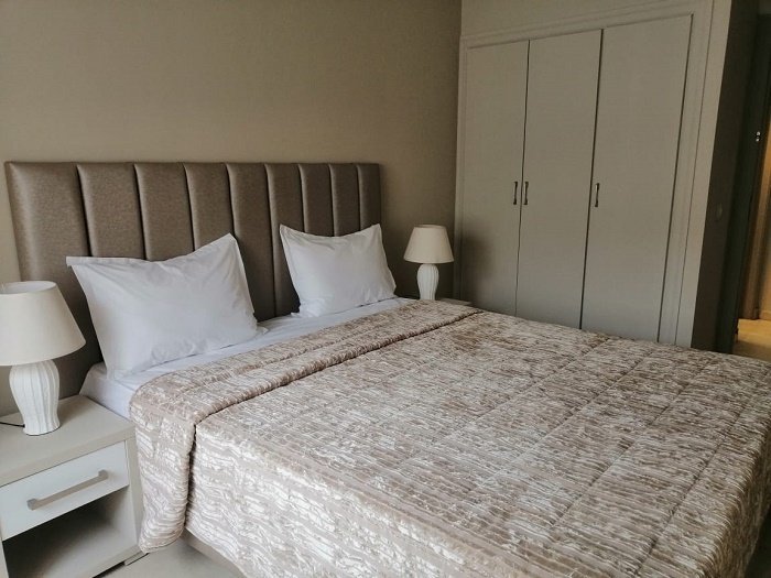 LOCATION-BEL-APPARTEMENT-MEUBLE-AU-QUARTIER-RACINE