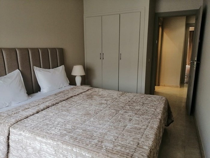 LOCATION-BEL-APPARTEMENT-MEUBLE-AU-QUARTIER-RACINE