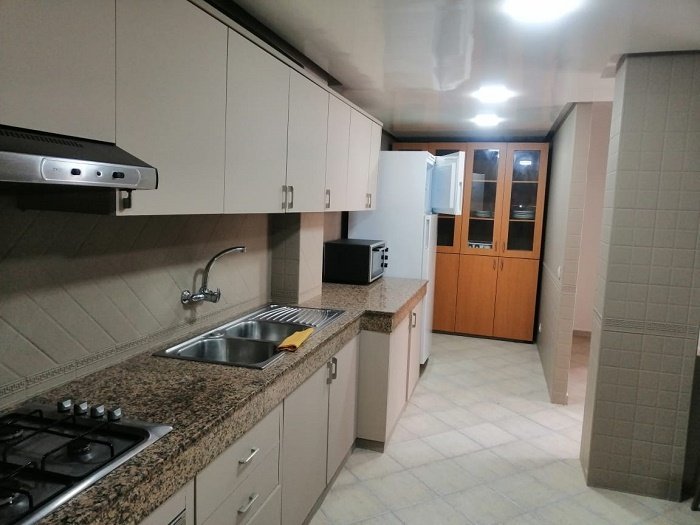 LOCATION-BEL-APPARTEMENT-MEUBLE-AU-QUARTIER-RACINE