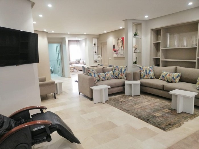 LOCATION-BEL-APPARTEMENT-MEUBLE-AU-QUARTIER-RACINE