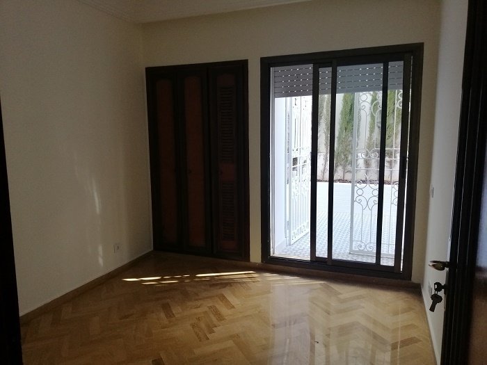 Location-d'un-bel-spacieux-appartement-au-quartier-racine