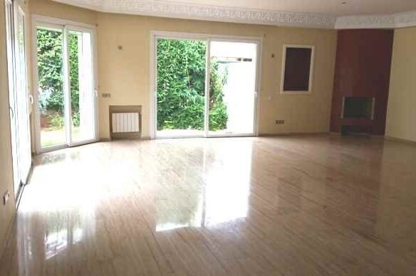 LOCATION-VILLA-AVEC-PISCINE-QUARTIER-CALIFORNIE