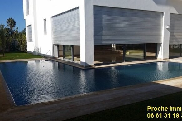 LOCATION-VILLA-MODERNE-AVEC-PISCINE-SUR-ANFA