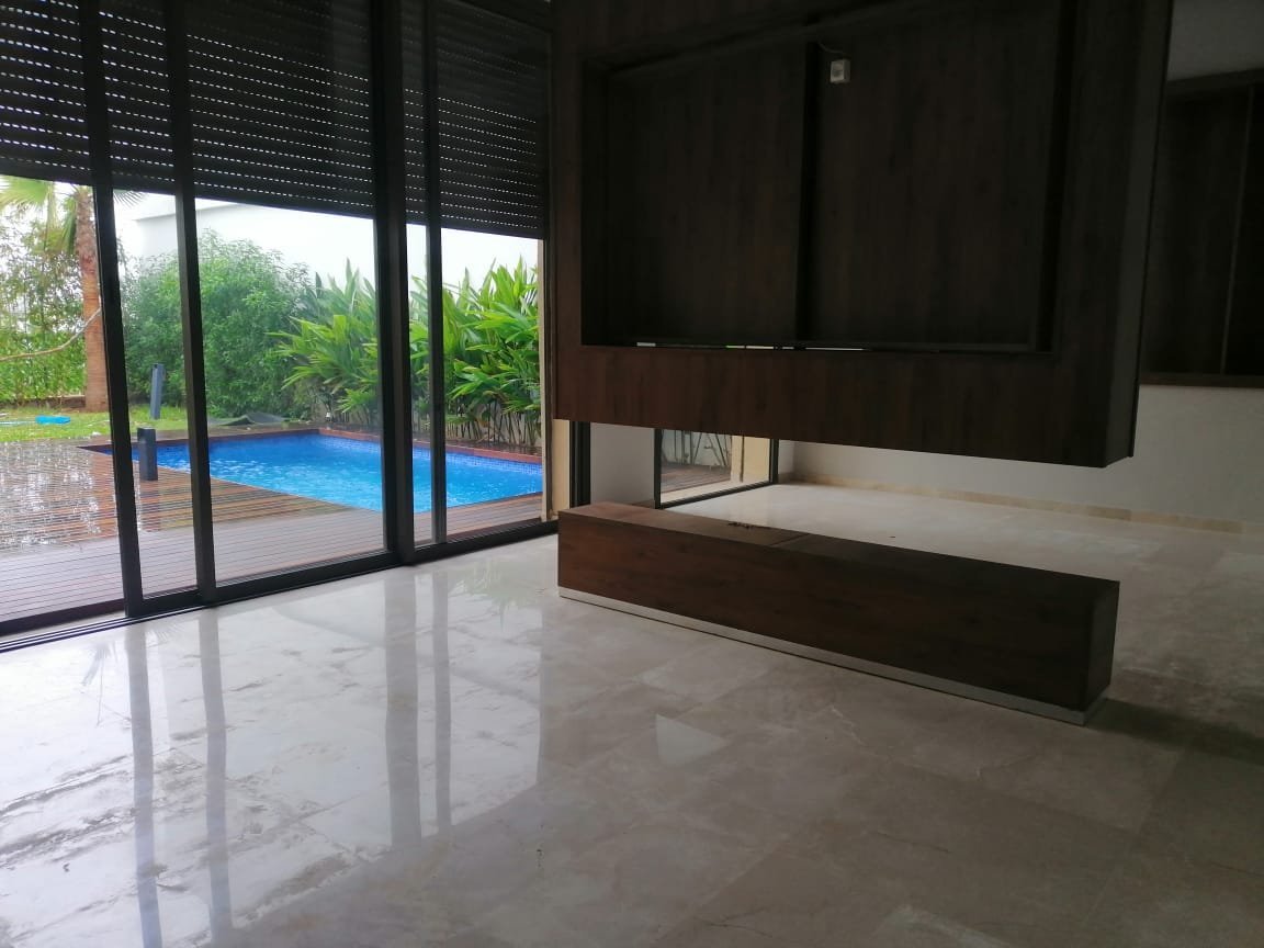 Vente-belle-Villa avec-piscine-dans-résidence-sécurisé-sur-dar-bouazza