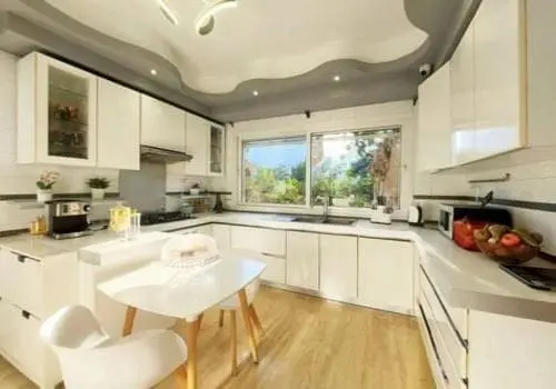Vente-Luxueuse-Villa-450m²-avec-jardin-et-piscine